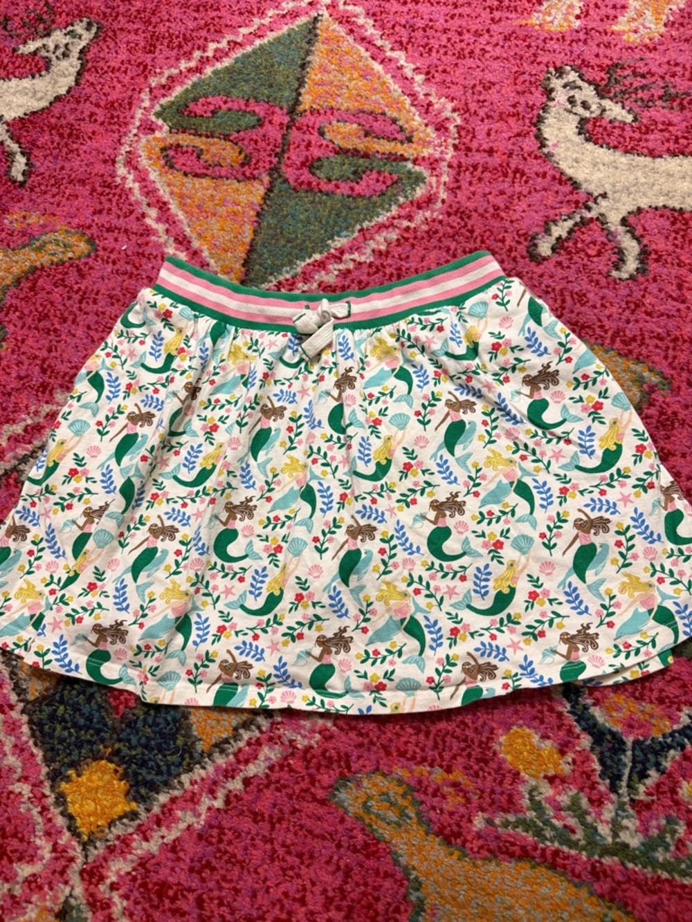 Boden mermaid print skort with Striped Waistband
